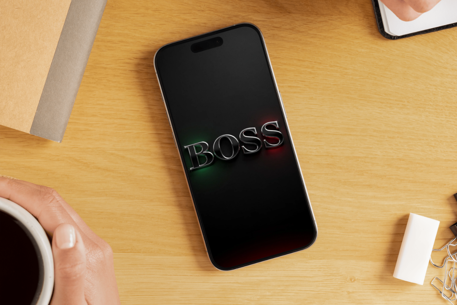 Fundal Premium Telefon BOSS 14 4K –  Negru Elegant pentru iPhone & Android